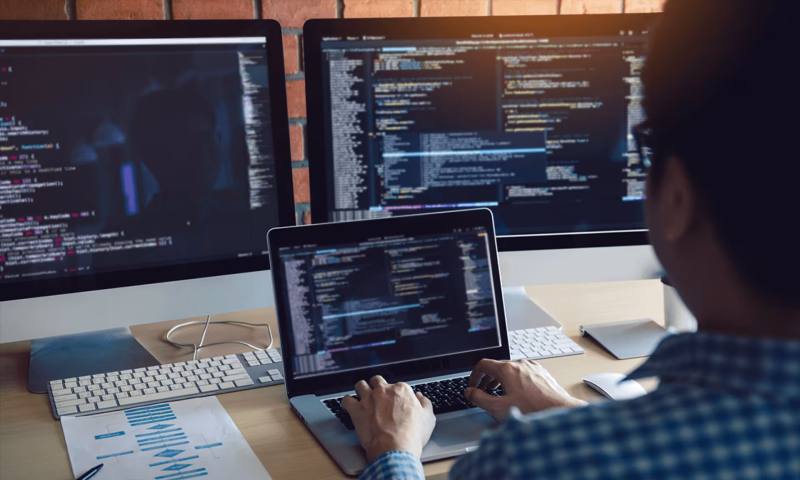 数据科学选型:R与Python如何赋能织金县网站建设?